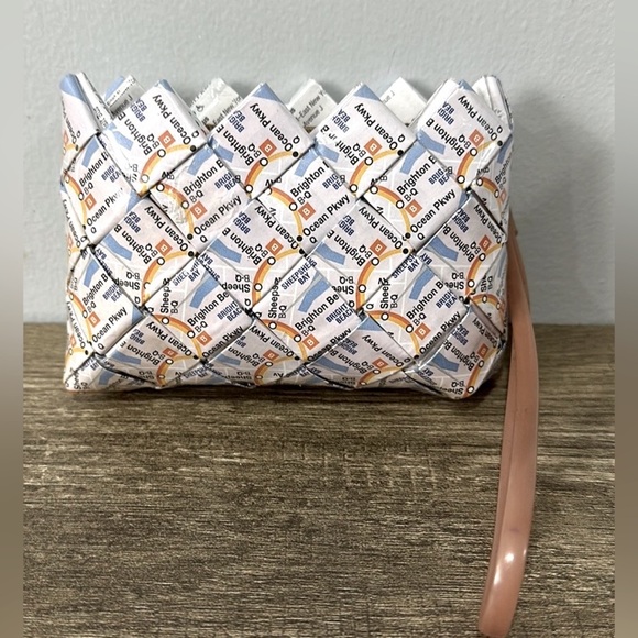 Ecoiat Wristlet Recycled Transit Maps - Picture 3 of 5